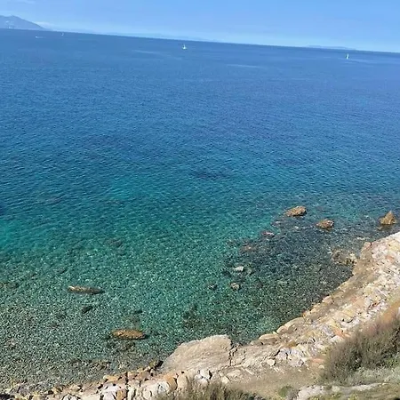 La Casa Della Sirena Fronte Mare Apartment *